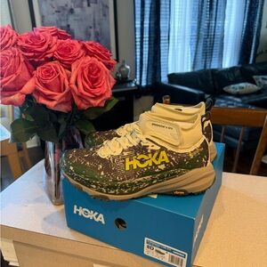 NIB HOKA Men’s Speedgoat6 Mid GTX Size 8D